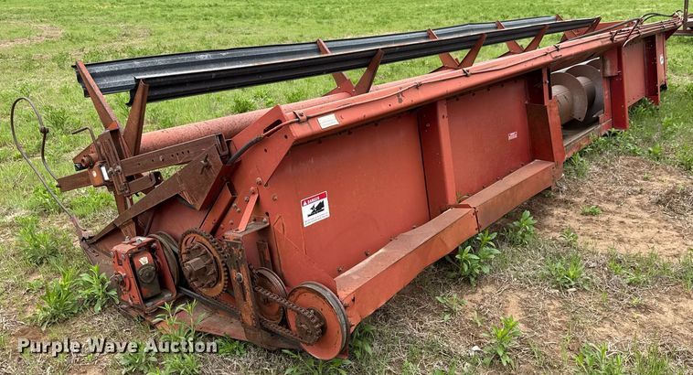 image for item EQ1363 International Harvester 810 rigid head