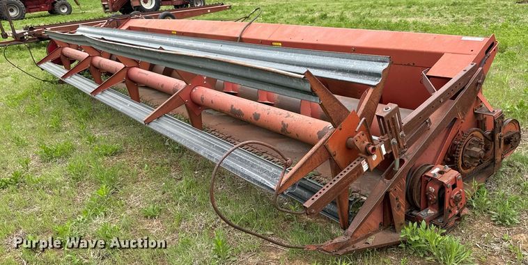 image for item EQ1363 International Harvester 810 rigid head