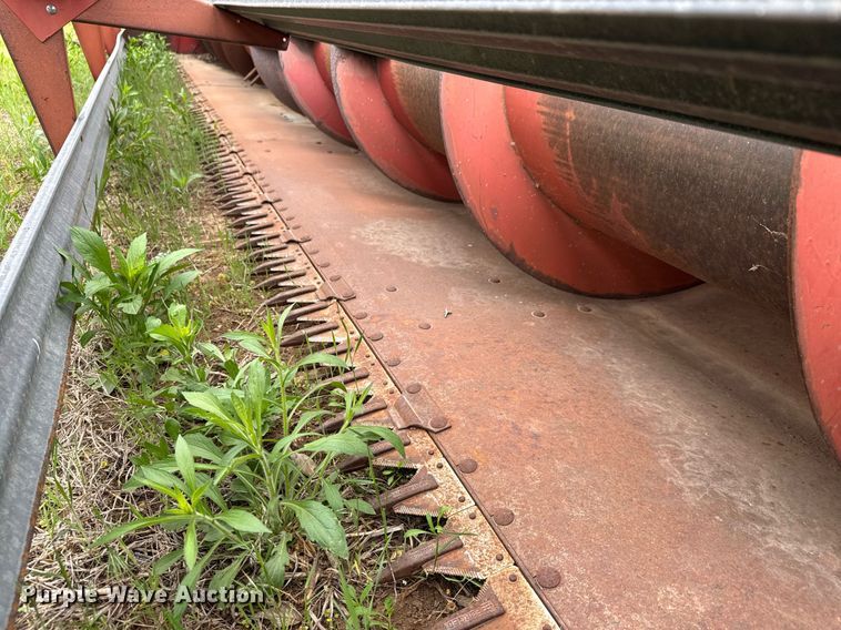 image for item EQ1363 International Harvester 810 rigid head