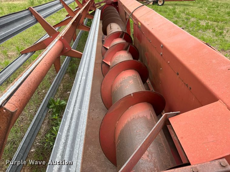 image for item EQ1363 International Harvester 810 rigid head