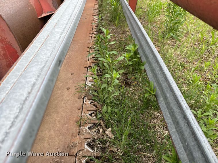 image for item EQ1363 International Harvester 810 rigid head