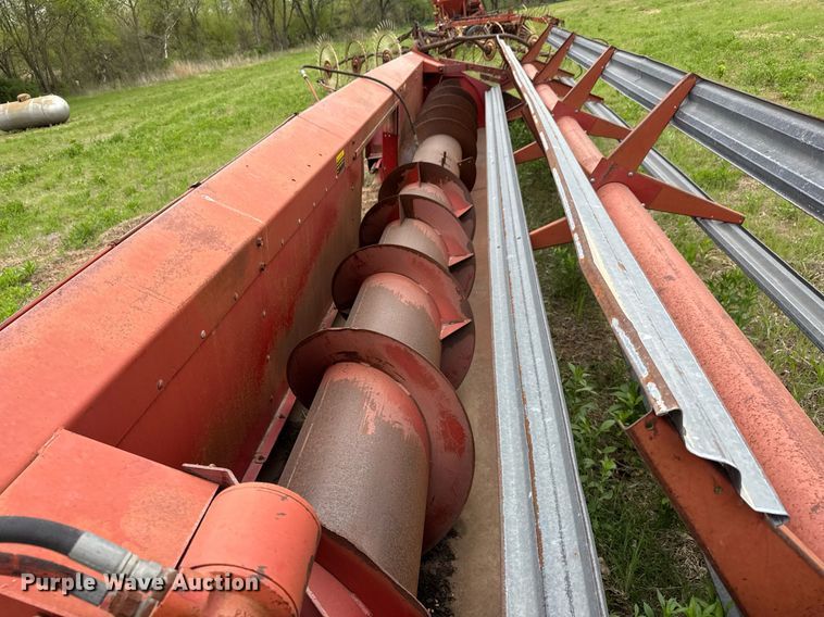 image for item EQ1363 International Harvester 810 rigid head