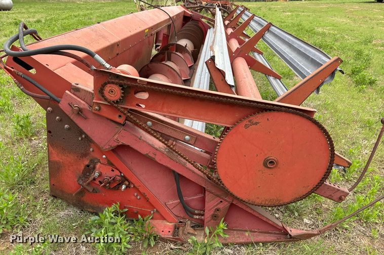 image for item EQ1363 International Harvester 810 rigid head
