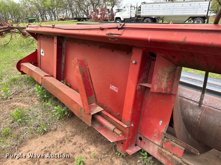 image for item EQ1363 International Harvester 810 rigid head