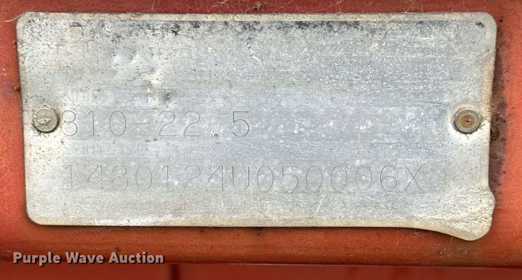 image for item EQ1363 International Harvester 810 rigid head