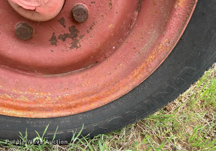 image for item EQ1364 Gehl 206 hay rake