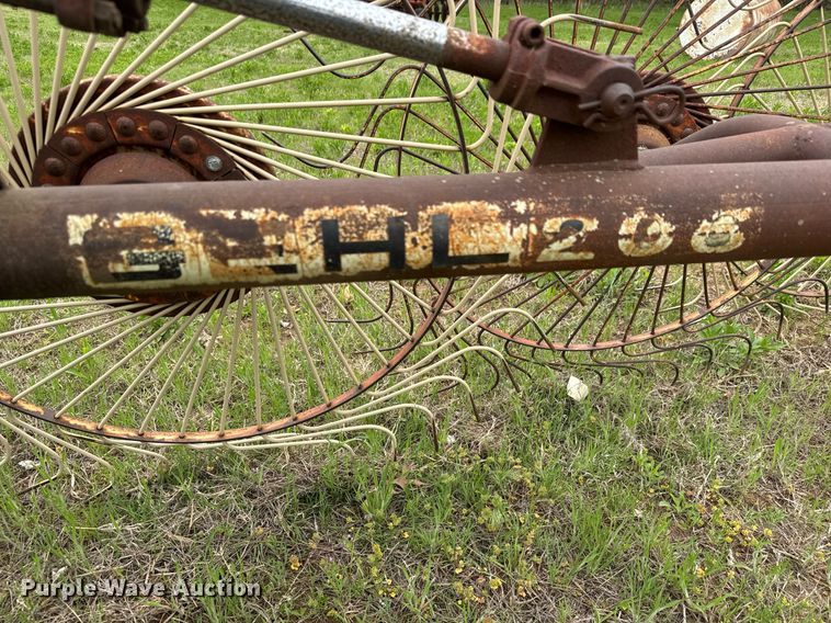 image for item EQ1364 Gehl 206 hay rake