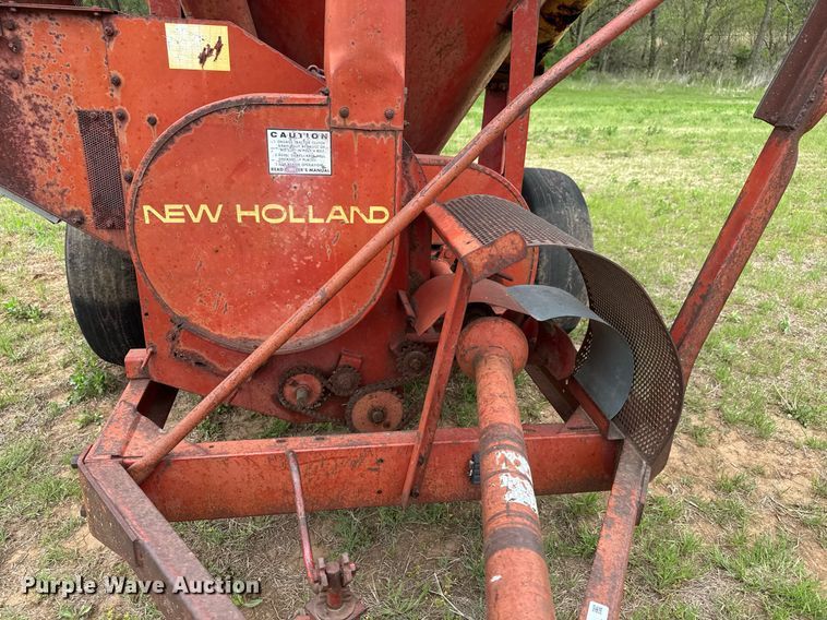 image for item EQ1367 New Holland 354 feed grinder/mixer