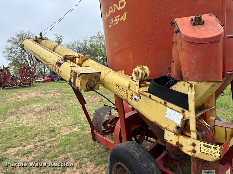 image for item EQ1367 New Holland 354 feed grinder/mixer