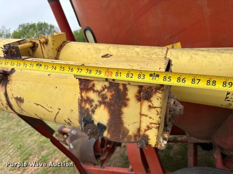 image for item EQ1367 New Holland 354 feed grinder/mixer