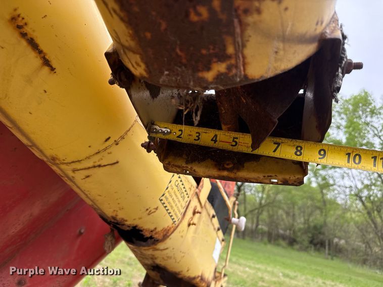 image for item EQ1367 New Holland 354 feed grinder/mixer