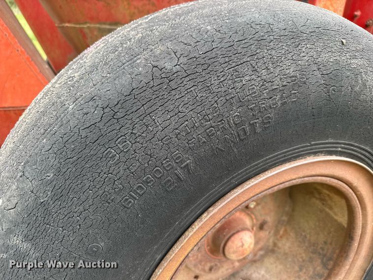 image for item EQ1367 New Holland 354 feed grinder/mixer