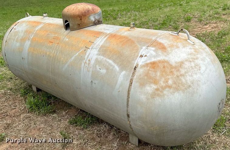 image for item EQ1370 1987 American Welding and Tank propane tank