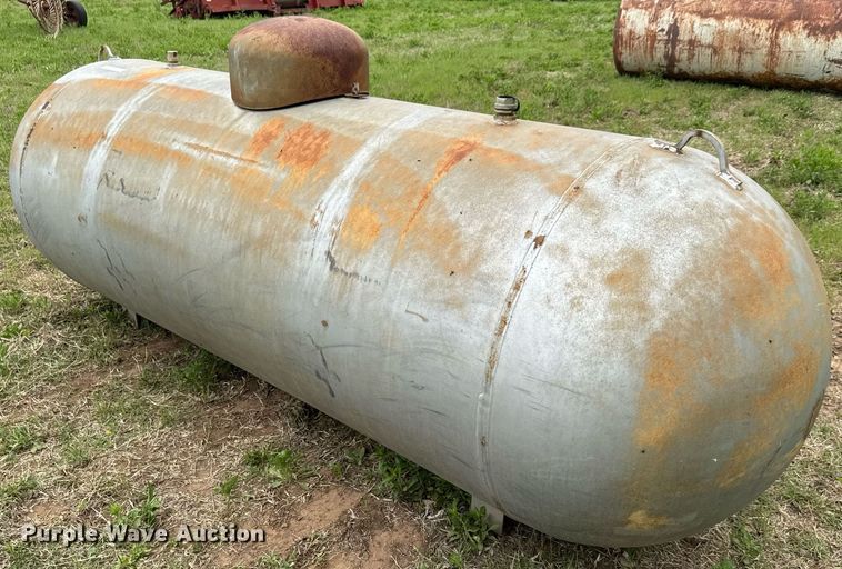 image for item EQ1370 1987 American Welding and Tank propane tank