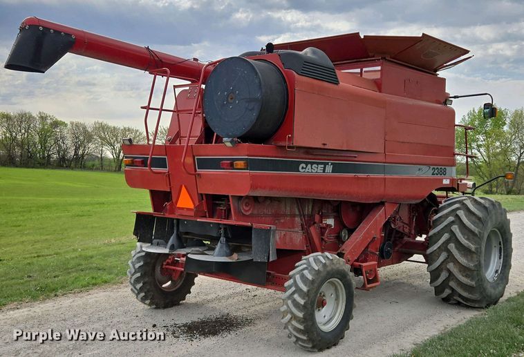 image for item EQ3998 1998 Case IH 2388 AFS combine