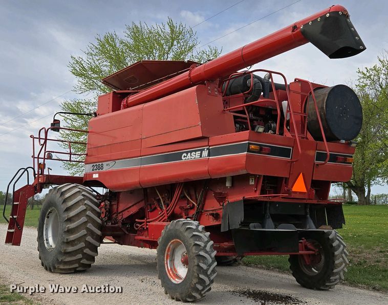 image for item EQ3998 1998 Case IH 2388 AFS combine