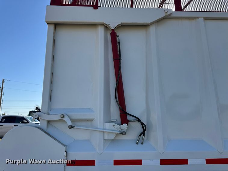 image for item EQ4576 2023 Hitchcock APL36 silage trailer