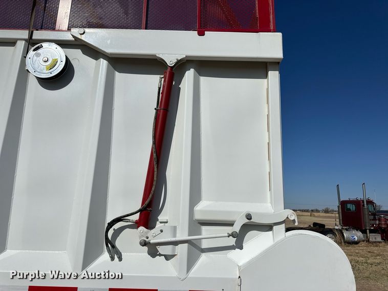 image for item EQ4576 2023 Hitchcock APL36 silage trailer