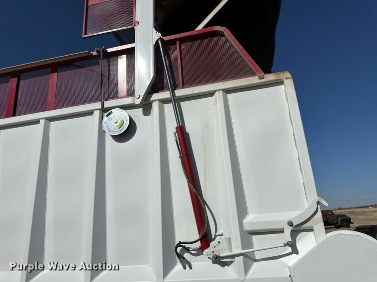 image for item EQ4576 2023 Hitchcock APL36 silage trailer