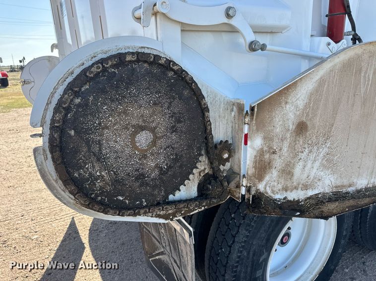 image for item EQ4576 2023 Hitchcock APL36 silage trailer