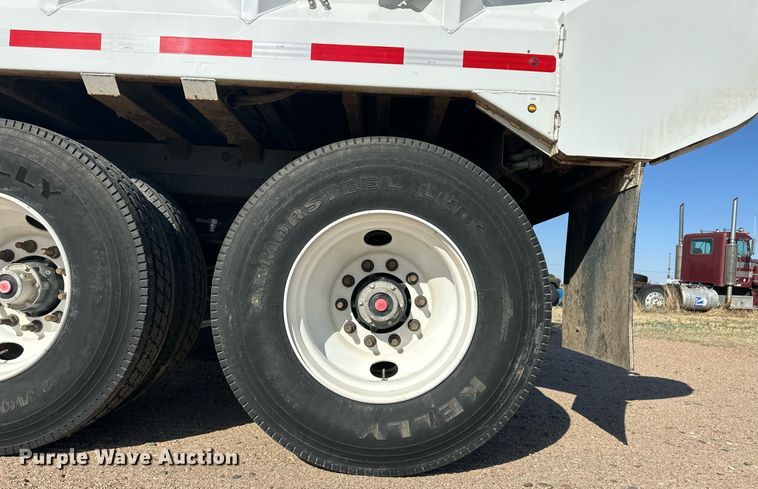 image for item EQ4576 2023 Hitchcock APL36 silage trailer