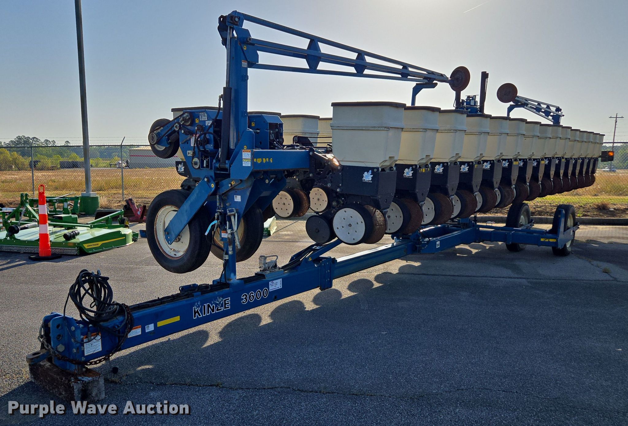 2013 Kinze 3600 split row planter in Centre, AL | Item