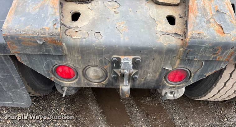 image for item DH9870 2011 Kalmar Ottawa 4x2 yard truck