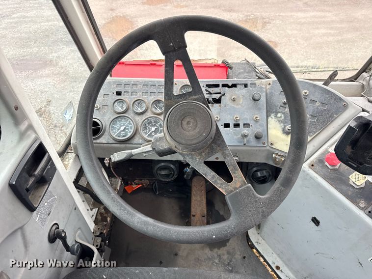 image for item DH9870 2011 Kalmar Ottawa 4x2 yard truck