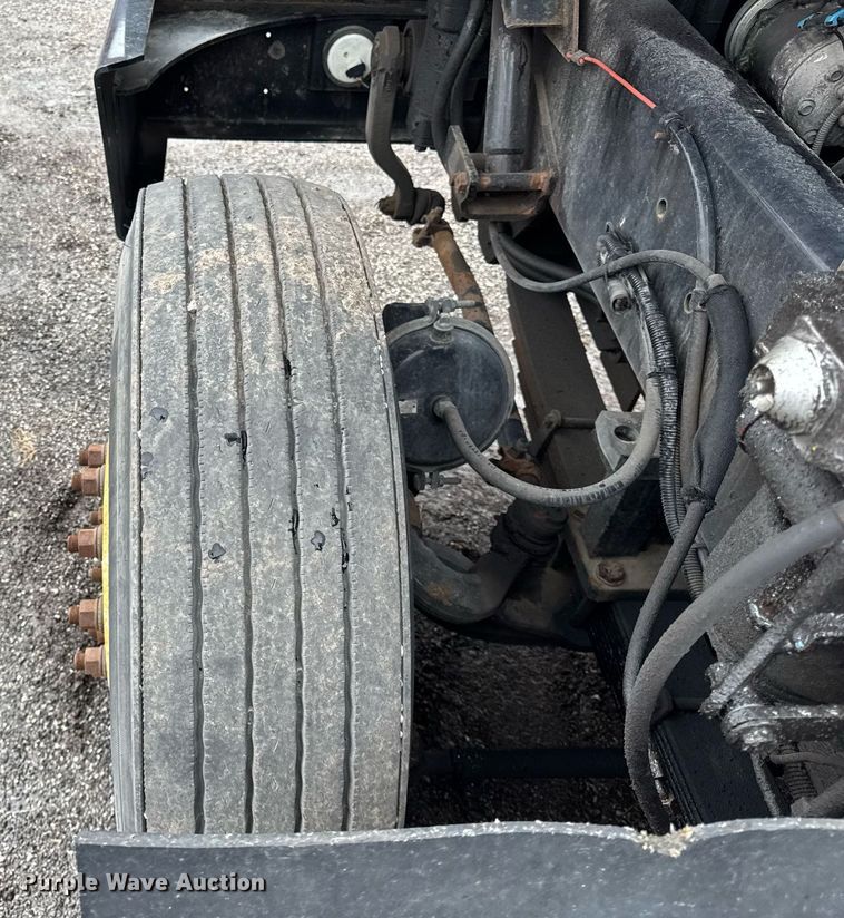 image for item DH9870 2011 Kalmar Ottawa 4x2 yard truck