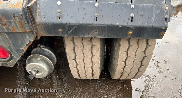 image for item DH9870 2011 Kalmar Ottawa 4x2 yard truck