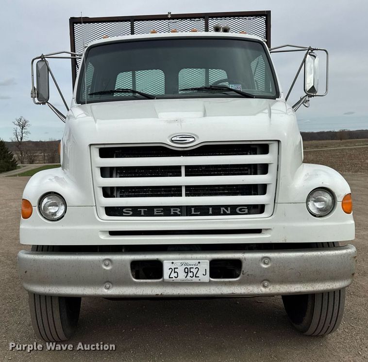 image for item DH9920 2001 Sterling Truck L7500 Series flatbed truck