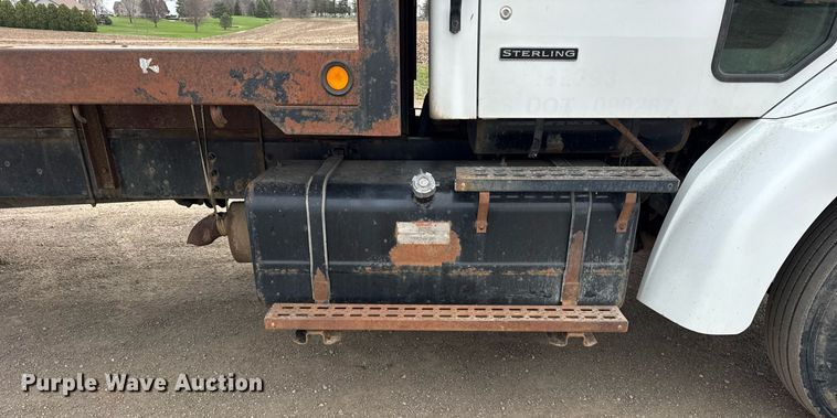 image for item DH9920 2001 Sterling Truck L7500 Series flatbed truck
