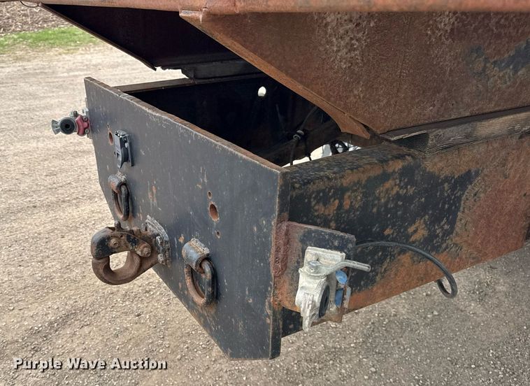 image for item DH9920 2001 Sterling Truck L7500 Series flatbed truck