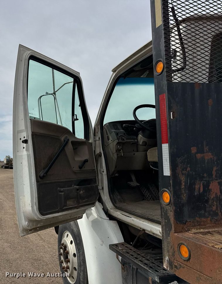 image for item DH9920 2001 Sterling Truck L7500 Series flatbed truck