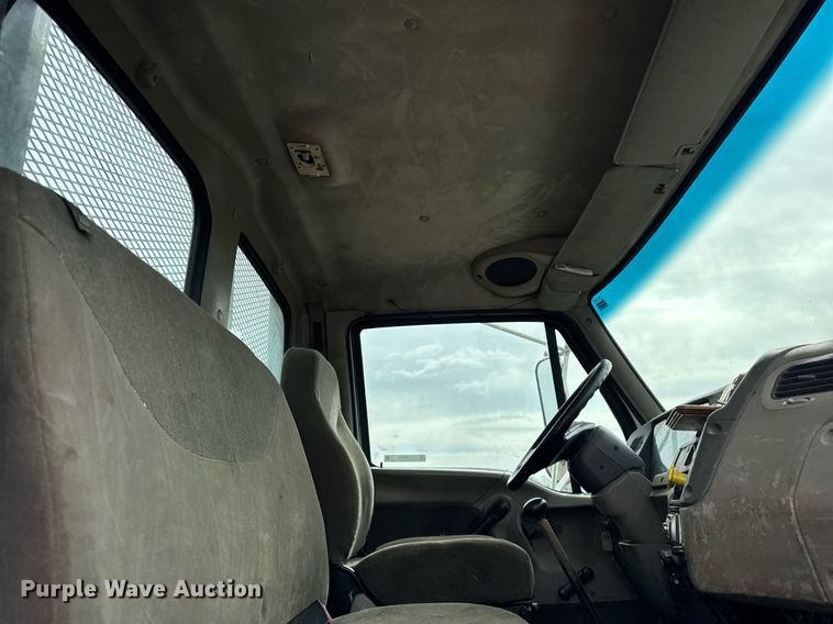 image for item DH9920 2001 Sterling Truck L7500 Series flatbed truck