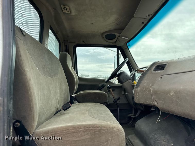 image for item DH9920 2001 Sterling Truck L7500 Series flatbed truck