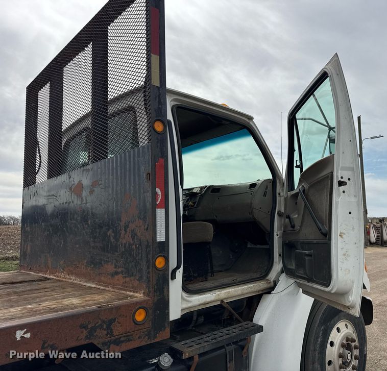 image for item DH9920 2001 Sterling Truck L7500 Series flatbed truck