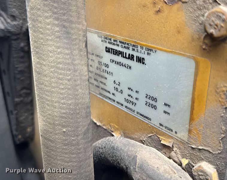 image for item DH9920 2001 Sterling Truck L7500 Series flatbed truck