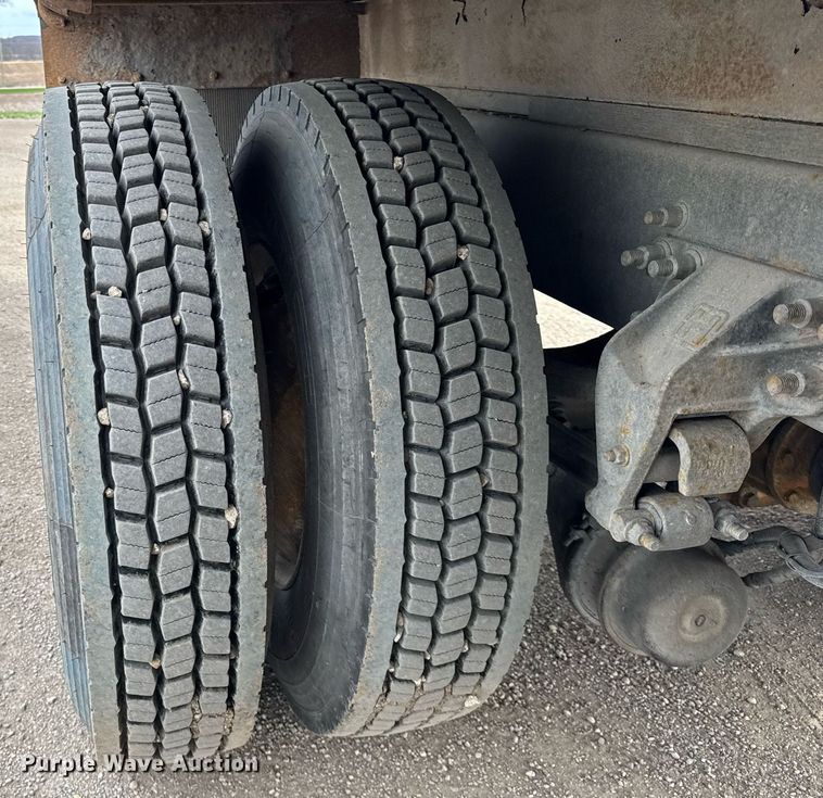 image for item DH9920 2001 Sterling Truck L7500 Series flatbed truck