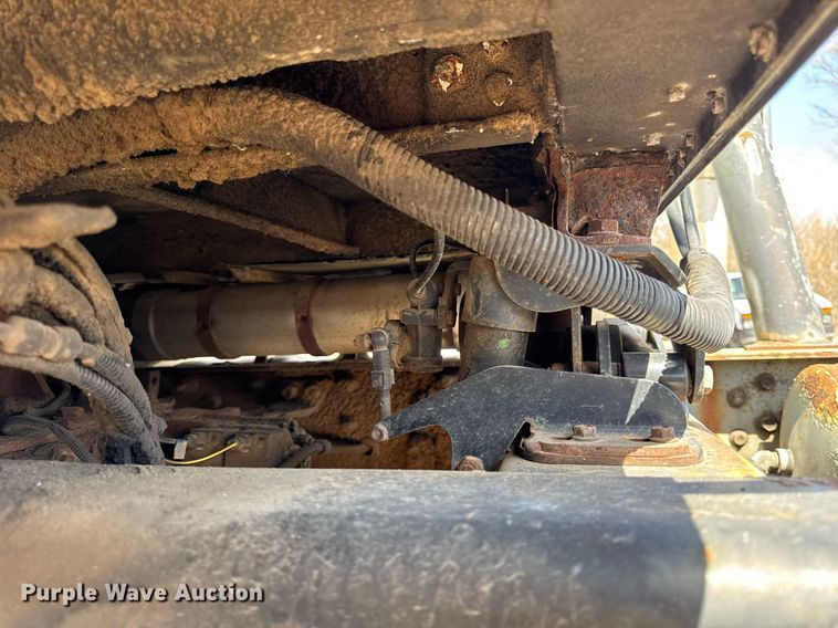 image for item DH9922 2002 International 9400i semi truck