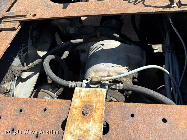 image for item DH9922 2002 International 9400i semi truck