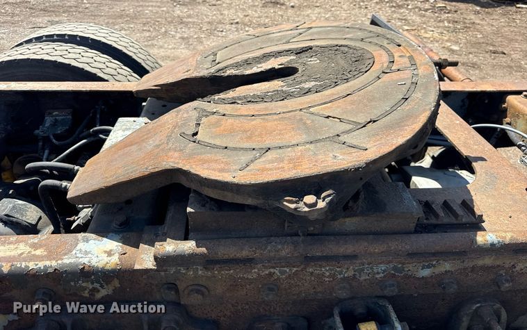 image for item DH9922 2002 International 9400i semi truck