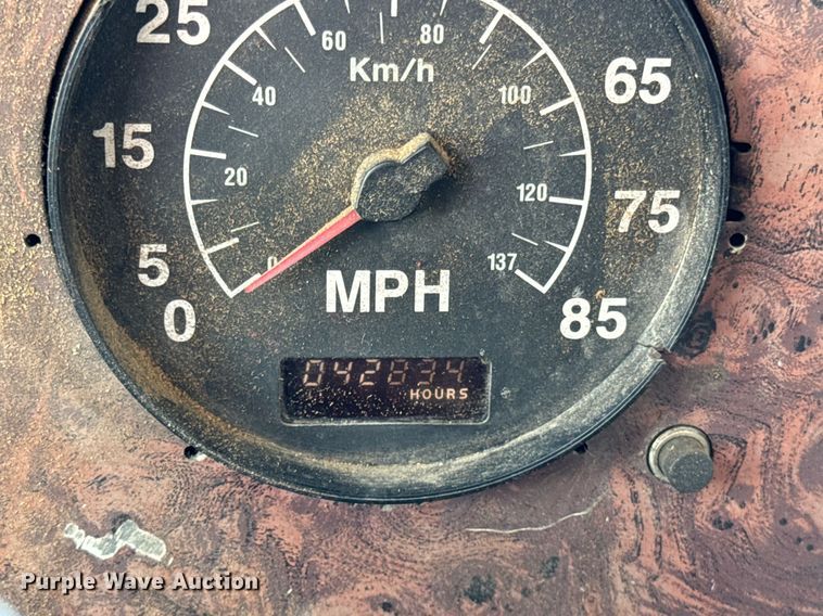 image for item DH9922 2002 International 9400i semi truck