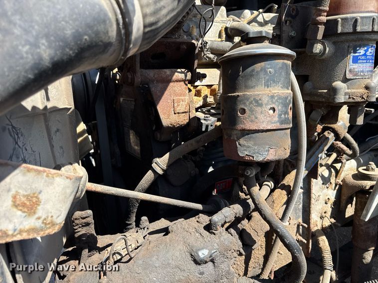 image for item DH9922 2002 International 9400i semi truck