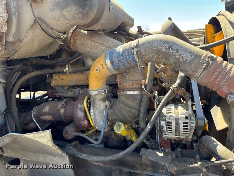 image for item DH9922 2002 International 9400i semi truck