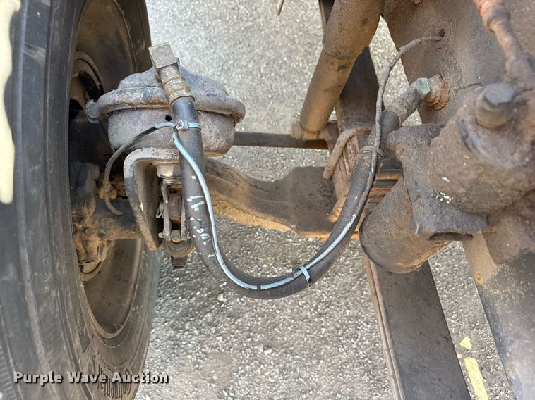 image for item DH9922 2002 International 9400i semi truck