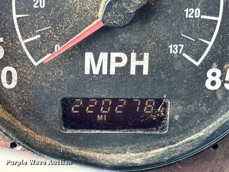 image for item DH9922 2002 International 9400i semi truck