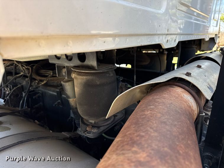 image for item DH9923 2008 Mack CHU 613 semi truck