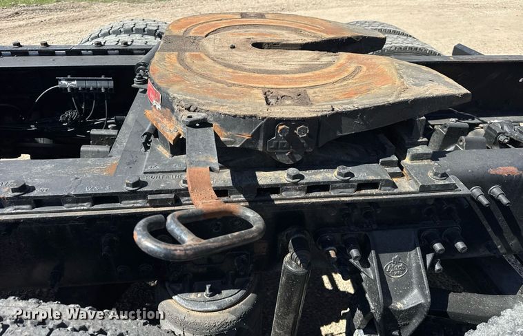 image for item DH9923 2008 Mack CHU 613 semi truck