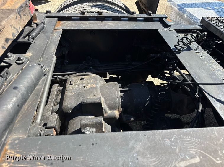 image for item DH9923 2008 Mack CHU 613 semi truck